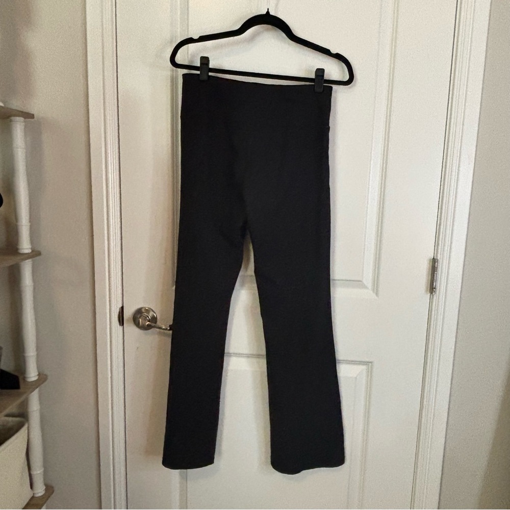 Black yoga pants ￼